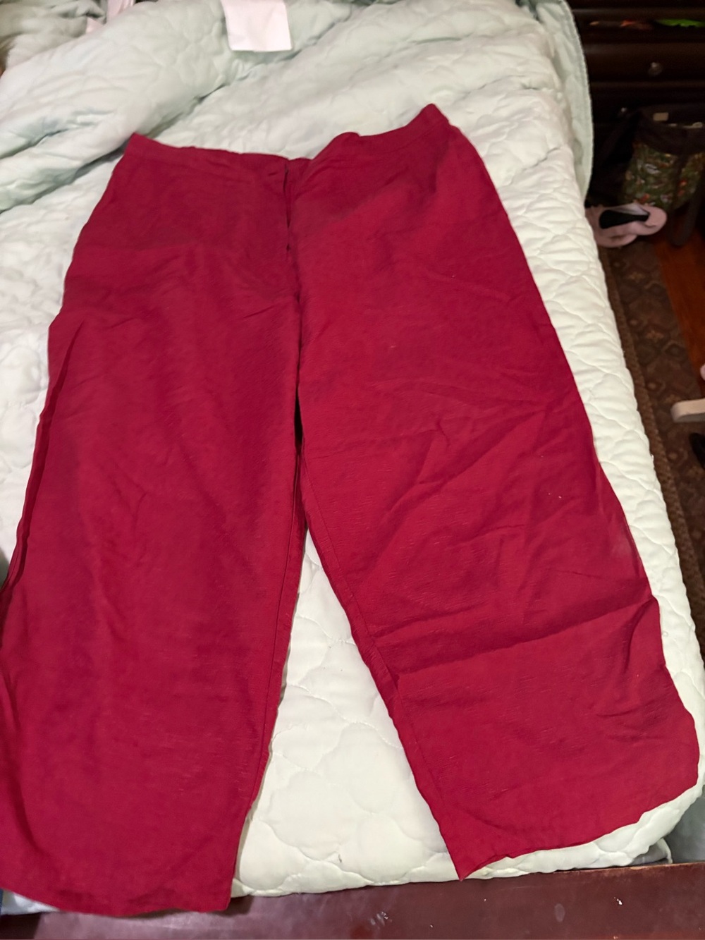 Women’s capri pants and black top sz XL - sz 12